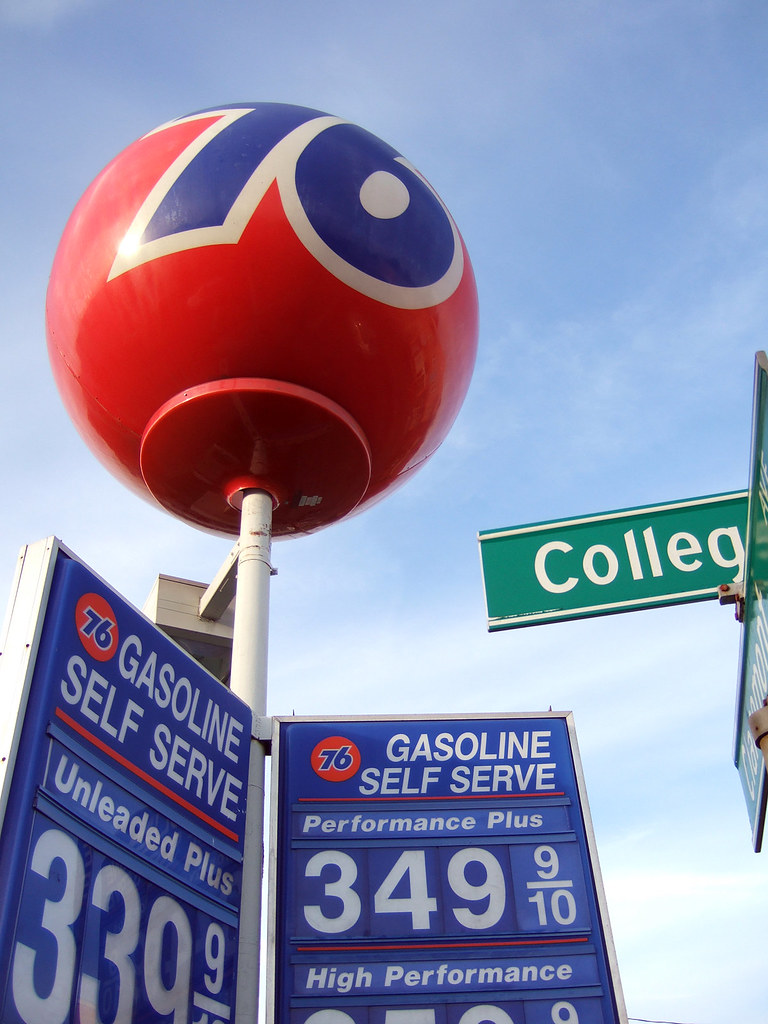 Claremont 76 Claremont 76, Gas Station & Repair 6201 Colle… Flickr