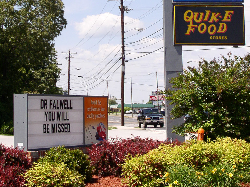 Lynchburg Businesses Pay Tribute to Jerry Falwell QuikE F… Flickr