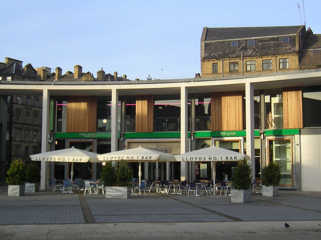Lloyds No1 Bar Bradford's newest bar, now finally open in … Flickr
