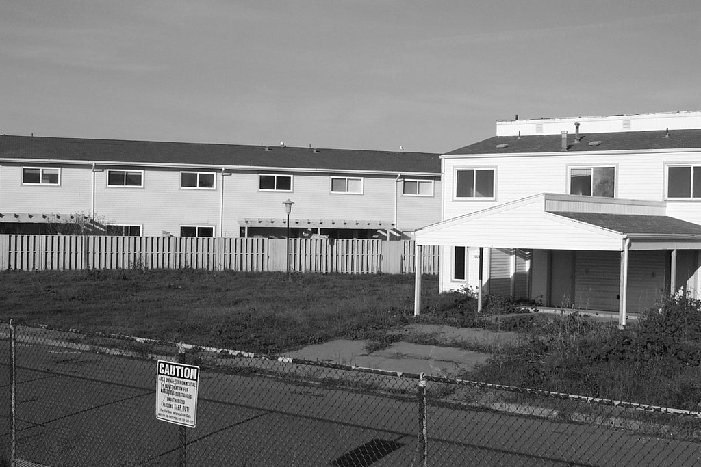 Treasure Island, Abandoned Navy housing Todd Lappin Flickr