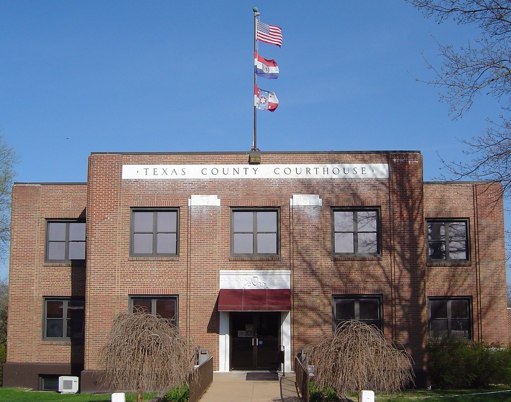 Courthouse Houston, MO Seth Gaines Flickr