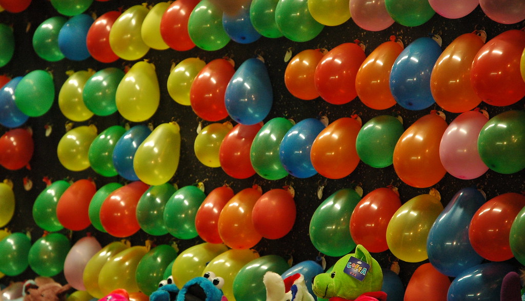 baloons one of those darttheballoon games at one of
