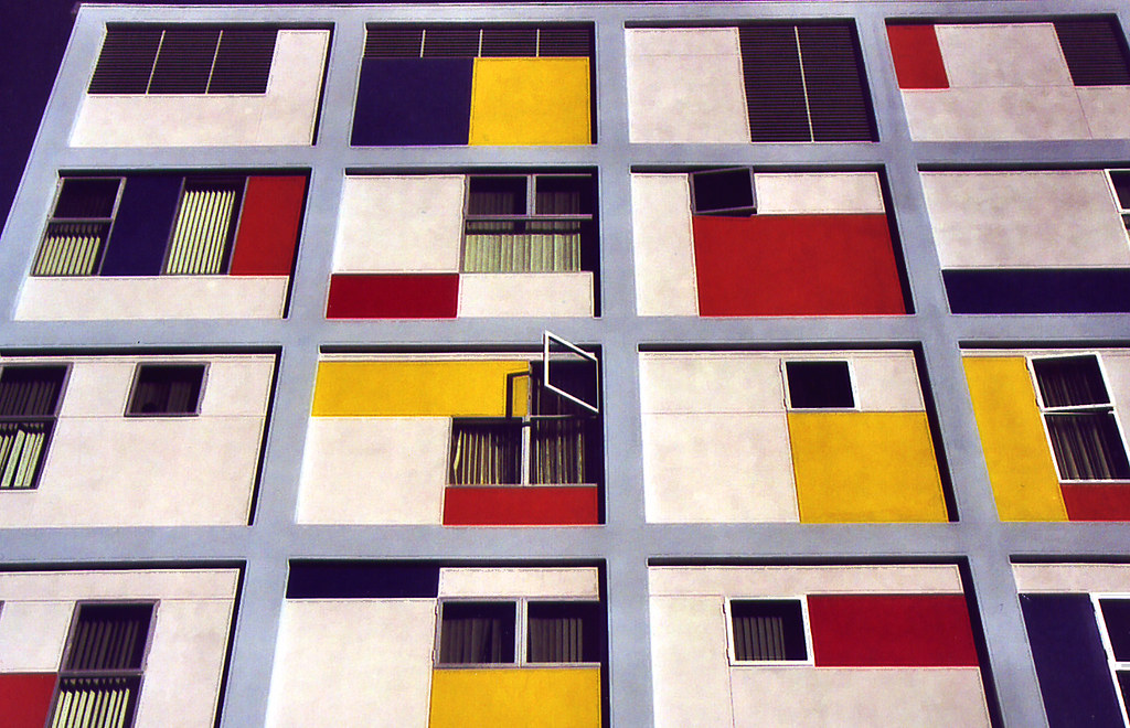 Mondrian Apartment Apartment building above the Hollywood … Flickr
