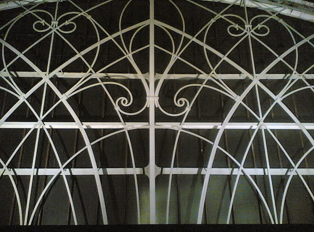 Decorative wrought iron screen (detail), Paddington Statio… Flickr