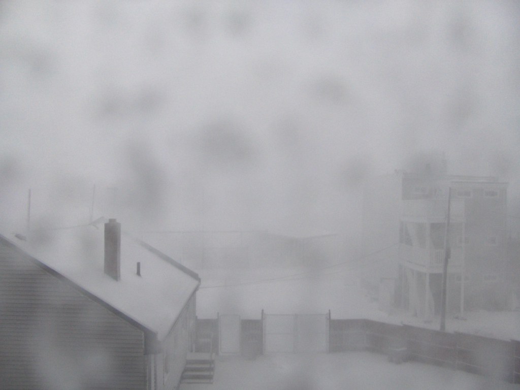 HPIM1072 3" (8 centimeters) of snow each hour and heavy wi… Flickr