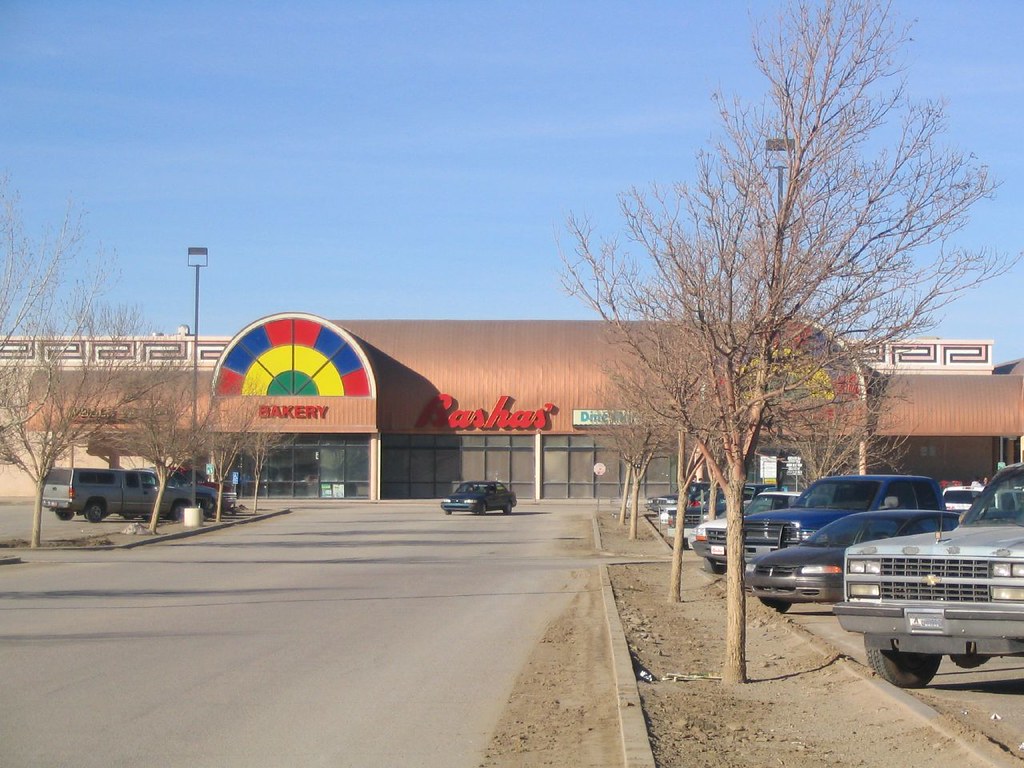 Basha's Market, Kayenta, Arizona Kayenta is a censusdesig… Flickr