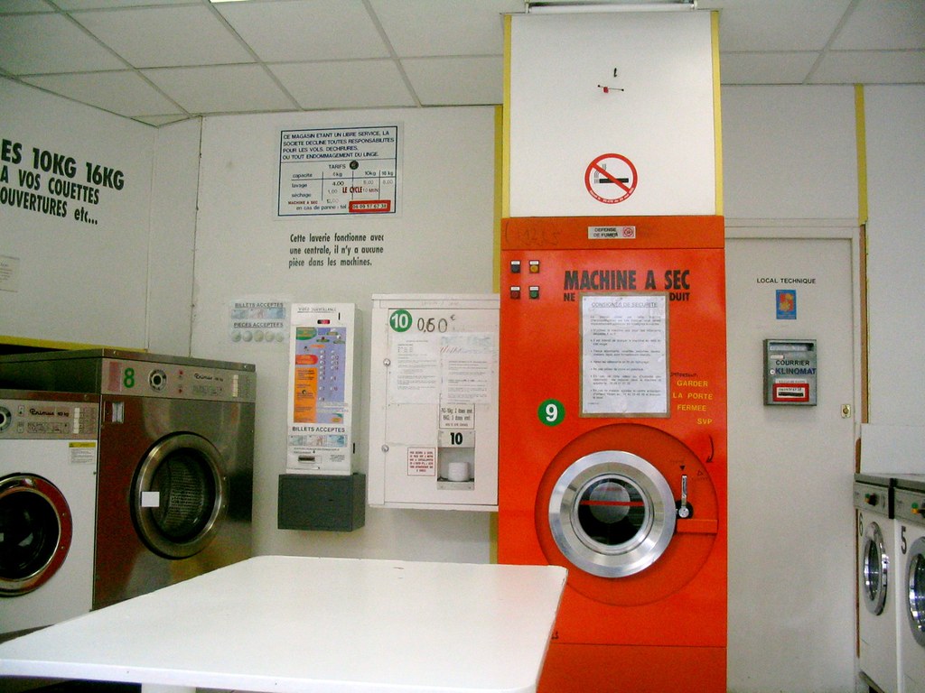 Paris Vacation, Day 7 Laundromat with a selfserve dry cle… Flickr