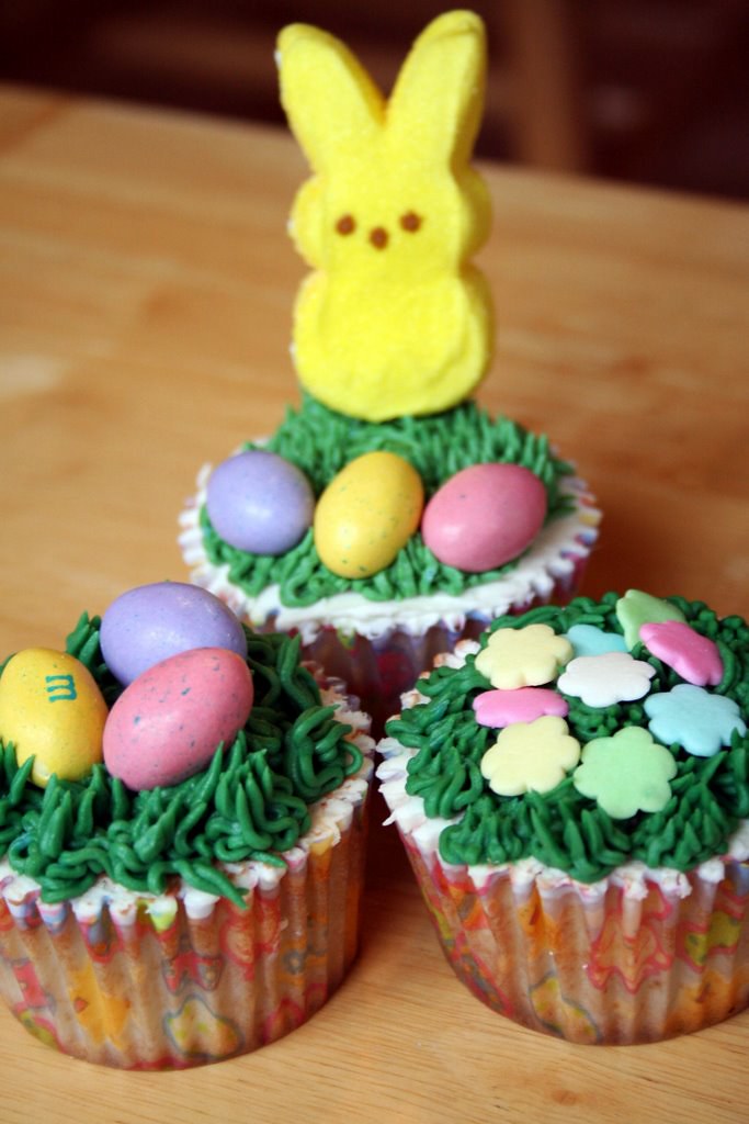 easter cupcakes cupcakes for easter dinner. white cake, fi… Flickr
