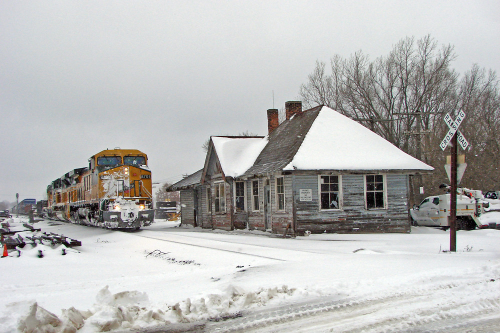 CNW 8071 at Oxford, Wisconsin 13 years have passed since t… Flickr