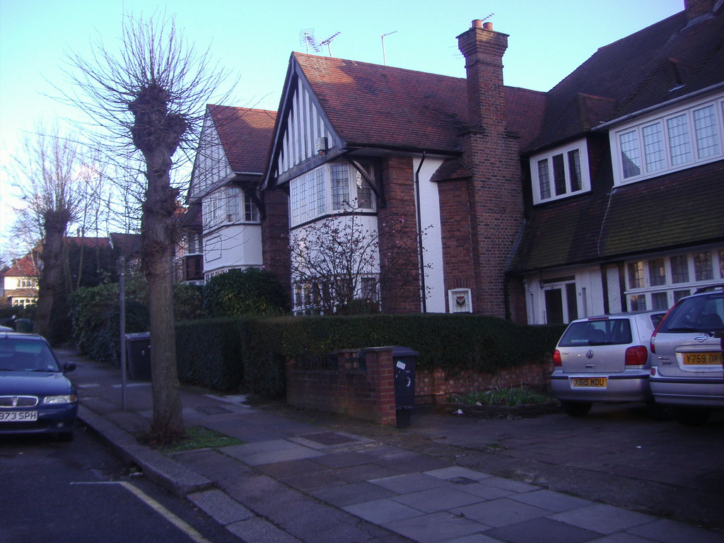Dunstan Road houses Traditional Golders Green houses, what… Flickr