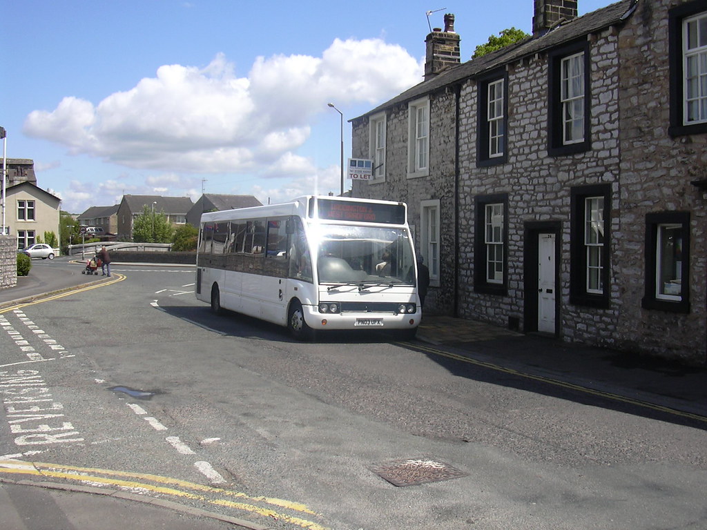 PN03 UFX Bus, Clitheroe, Lancashire Bus to Waddington and … Flickr