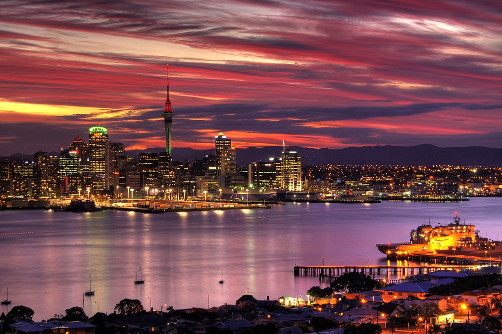 Auckland skyline sunset Auckland CBD across Waitemata harb… Flickr