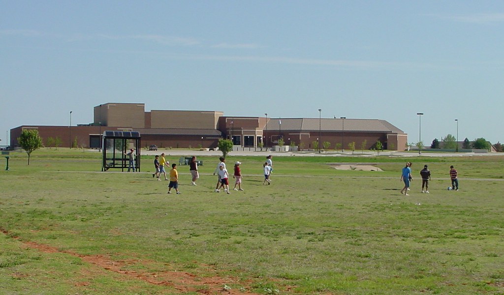 ackleywest1 school kids at Ackley Park West, Pioneer Cente… Flickr
