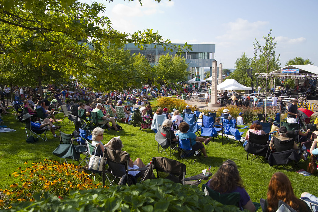 Burnsville, MN Nicollet Commons Park Nicollet Commons Pa… Flickr
