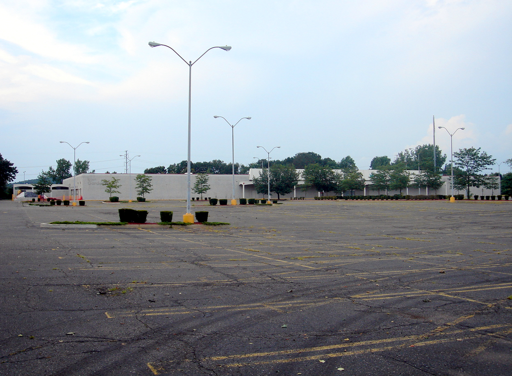 Vacant Kmart; Manchester, CT The Caldor Rainbow Flickr