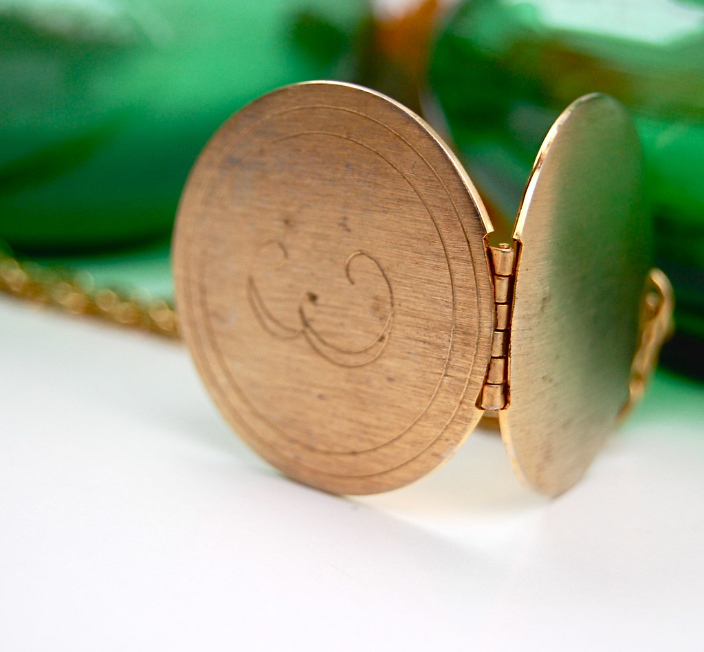 Vintage Engraved "E" Golden Locket "E" infopurplevintages… Flickr