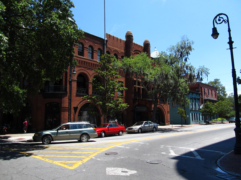 Bull Street in Savannah, at the Savannah College o… Flickr
