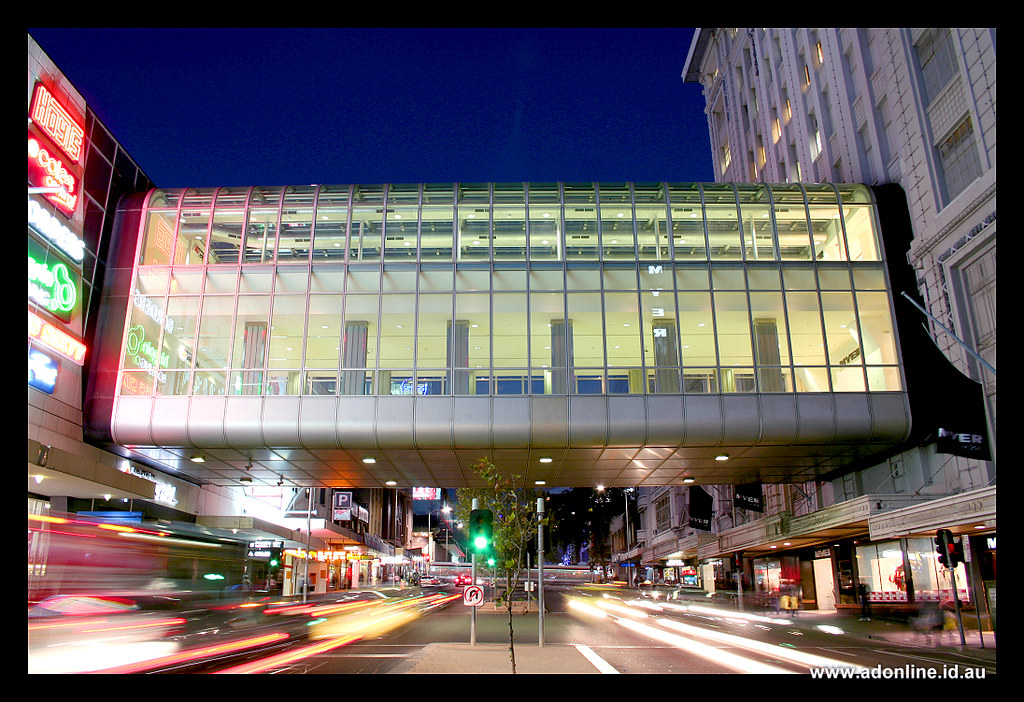 Myer Skybridge, Melbourne This skybridge spans Lonsdale St… Flickr