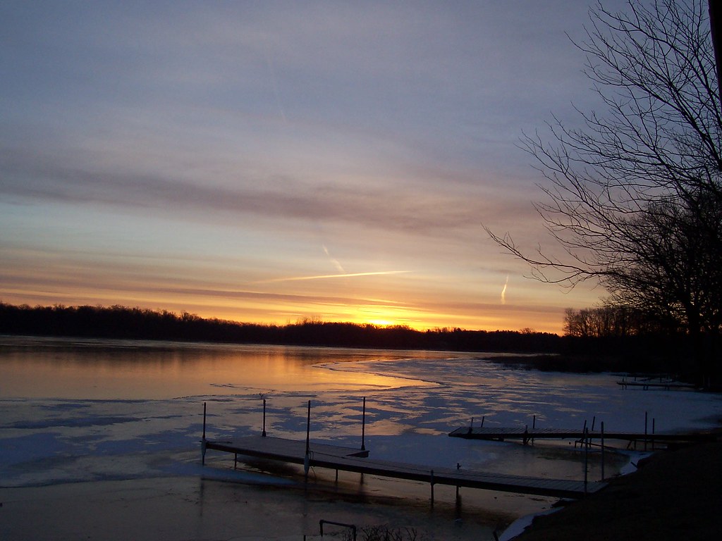 Frozen Lakescape Lake ster, Indiana Sunrise in Early … Vanessa