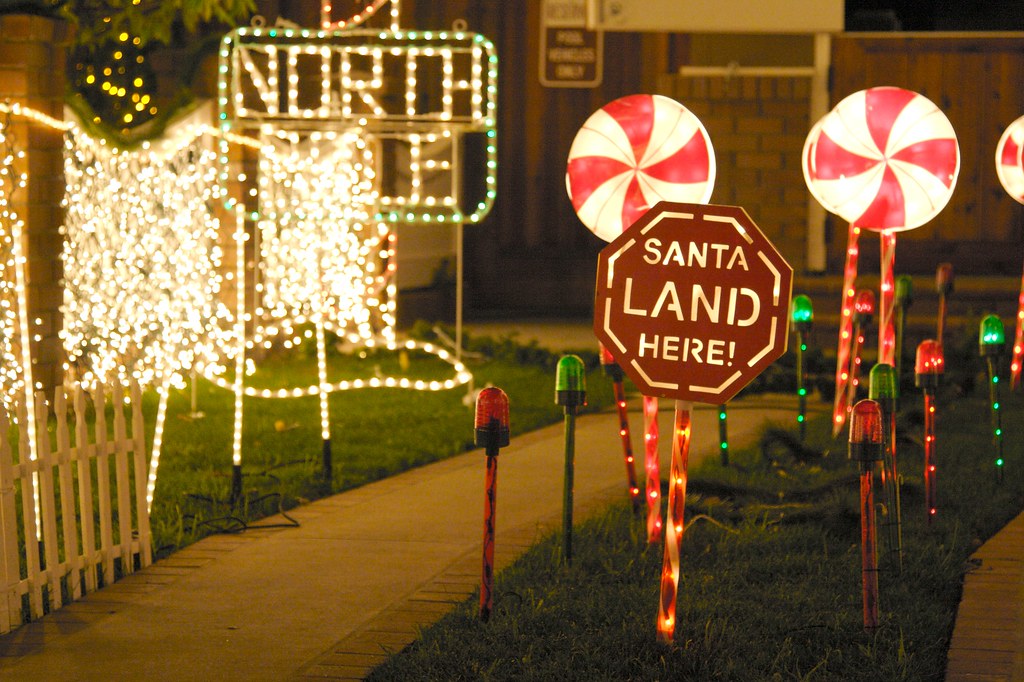 San Carlos Christmas Lights 2024 Christmas Lights in Eucalyptus Ave., San Carlos, CA Flickr