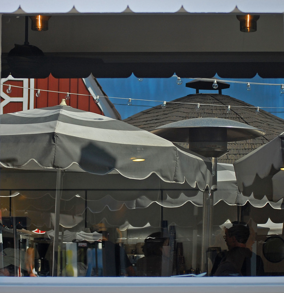 Brentwood country mart reflected Brentwood Country Mart (t… Flickr