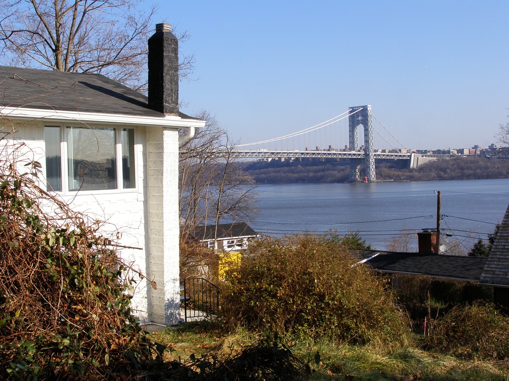 Edgewater NJ (View towards the GWB from the Colony) Flickr