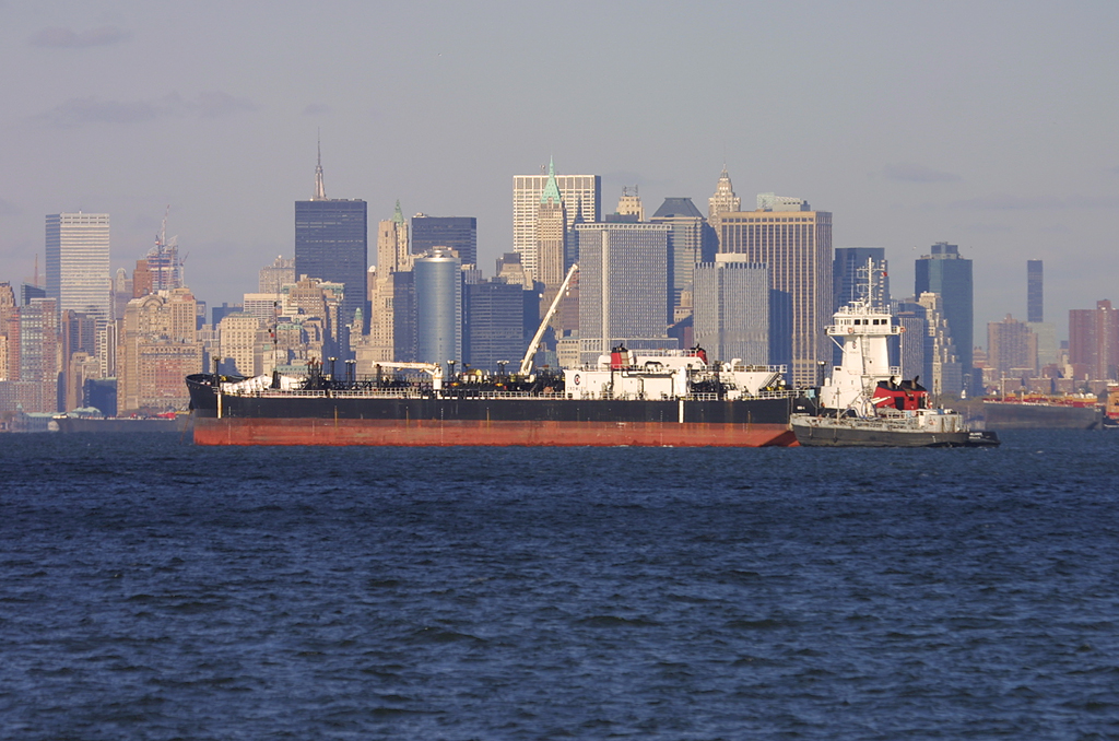 PACIFIC RELIANCE in New York, USA. 2007 Crowley Tugboat, P… Flickr