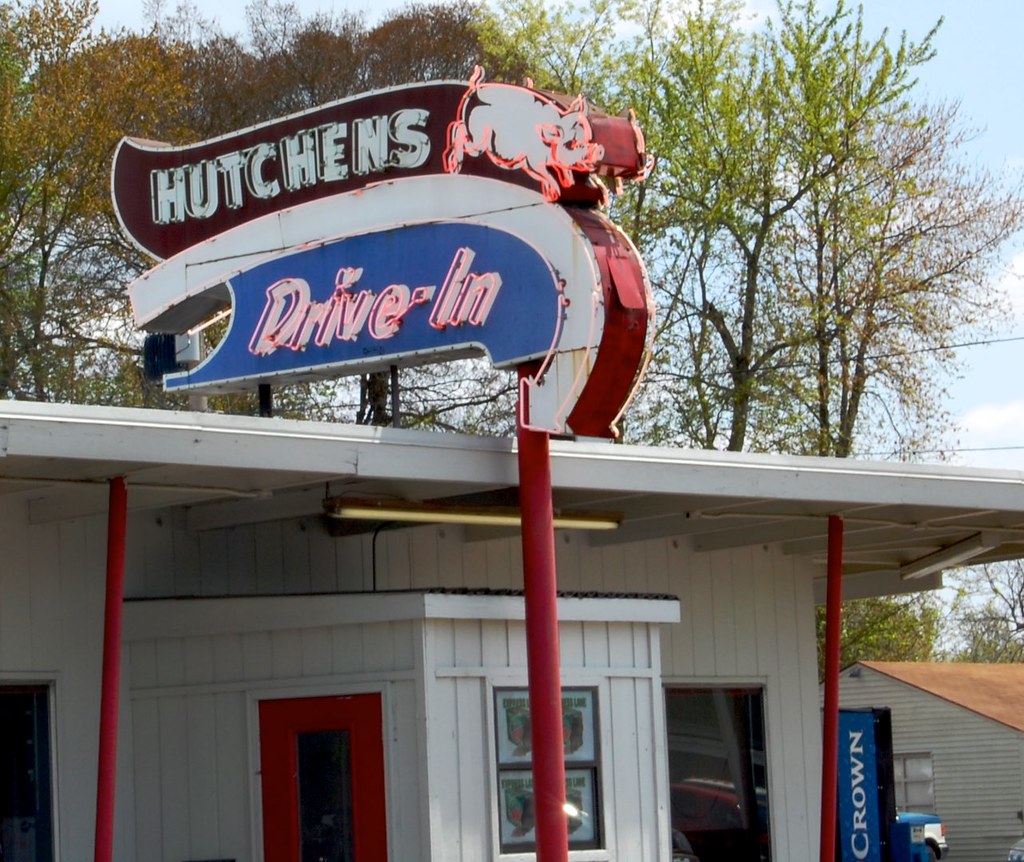 hutchens Hutchens' DriveIn, Benton, Kentucky. It's mentio… Flickr