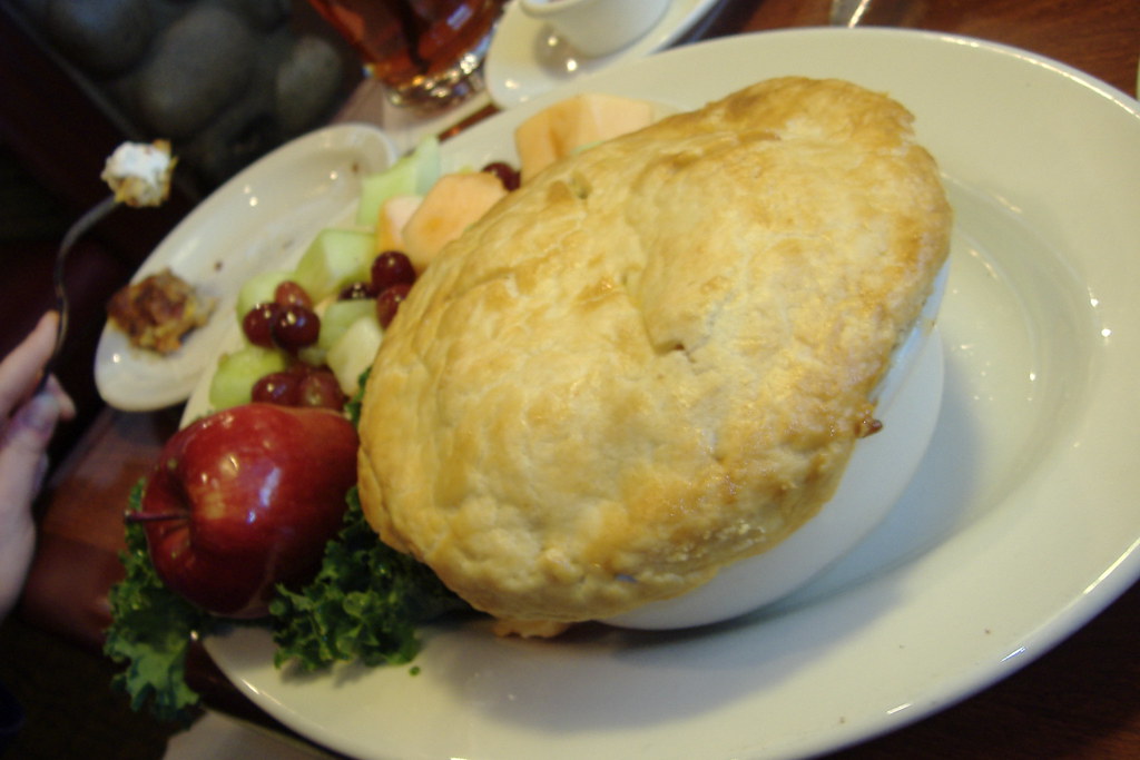 Big Chicken Pot Pie the Claim Jumper lunch size isn't any … Flickr