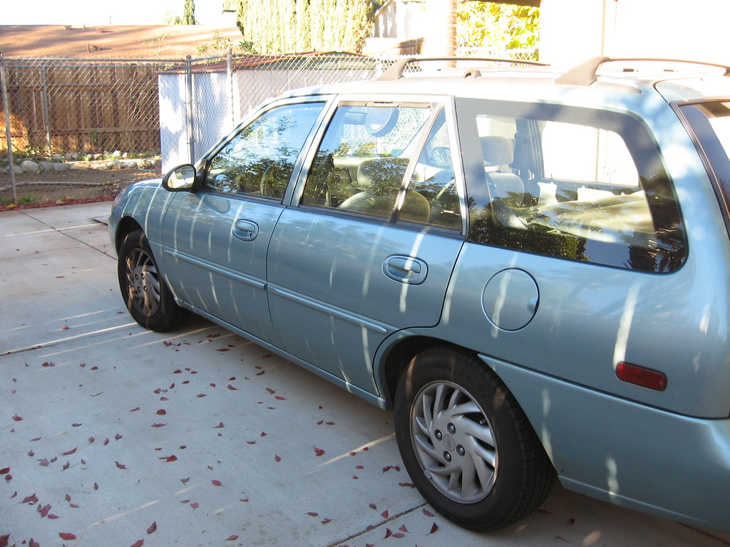 Santa Clarita Christmas 2007 030 My mom's car, at rest Flickr