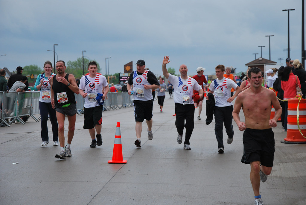 Fargo Marathon TAPS658 Kathryn Blazek (left), of Fargo, N… Flickr