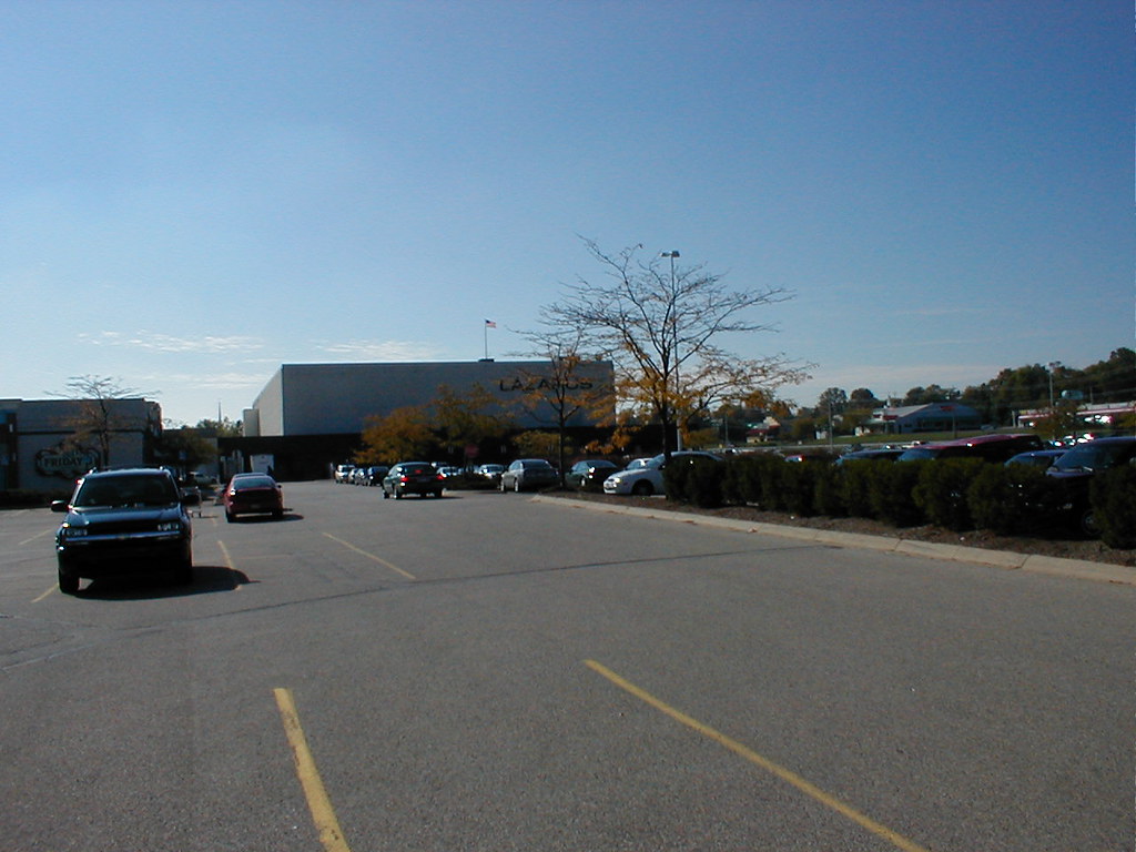 P1010039 The Lazarus store at Beechmont mall, one of the f… Flickr