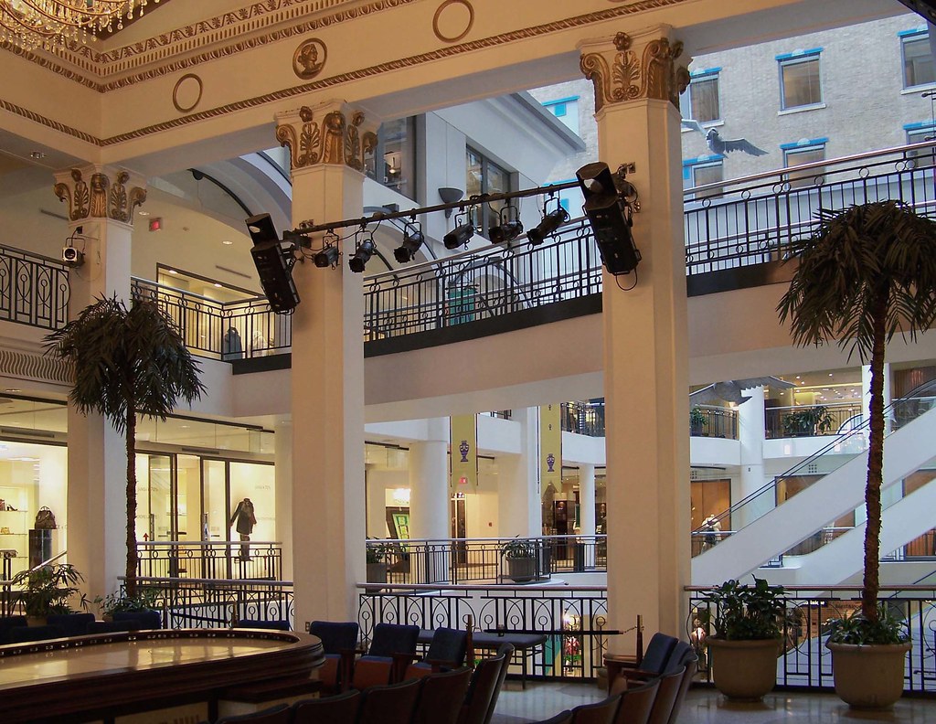 Picture 059_1 Cours Mont Royal, interior eliottm Flickr