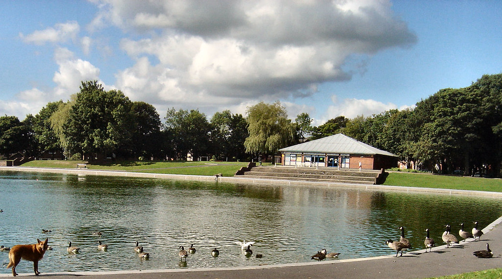 clarence park lido, bury, england, taken by mrwheezemsn.c… Flickr