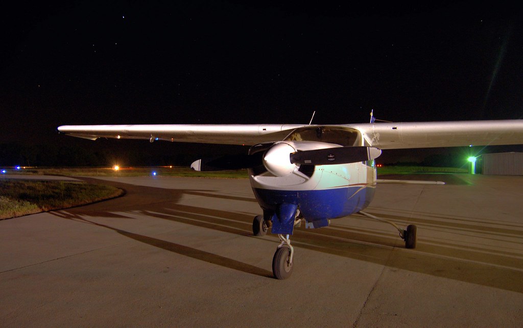 Cessna Cardinal N8035G at night Taken at the Giddings Texa… Flickr