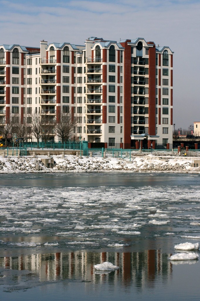 Condos Condos on Lake Michigan are reflected in the ice ch… Flickr