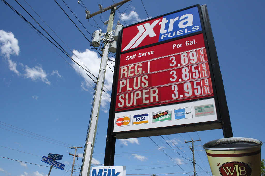 Guerra s2 Xtra Mart Gas Station 4133 Braddock Rd, Alexandr… Flickr