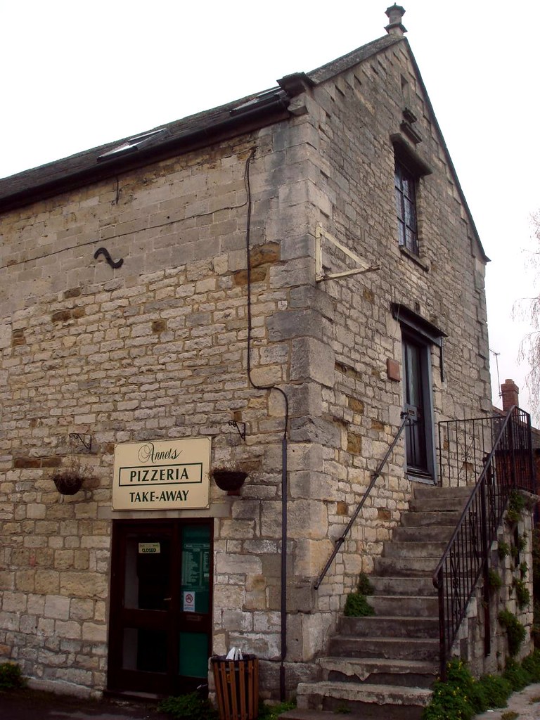pizza anyone? Stonehouse, Glos. bazzadarambler Flickr