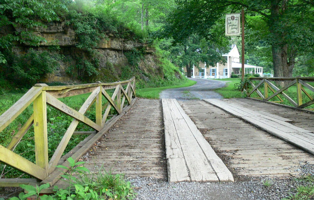 Salt Sulphur Springs WV Bridge to the 1836 Resort of Salt … Flickr