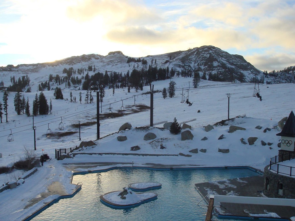 DSC02726 "High Camp" at Squaw Valley Resort (between Squaw… Flickr