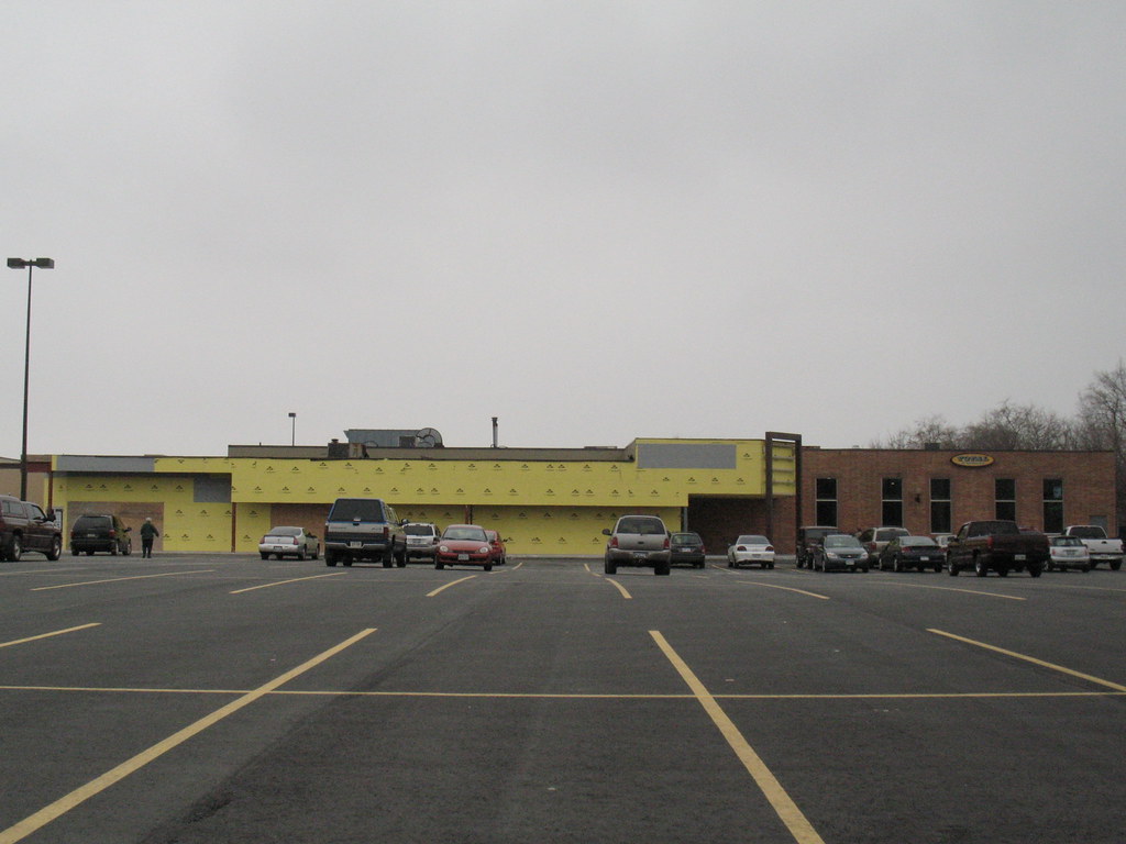 The Remnant of White Woods Mall Amherstburg, December 30, … Flickr