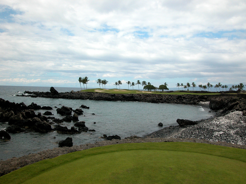 Mauna Lani Golf Course in Hawaii The 15th hole at Mauna La… Flickr
