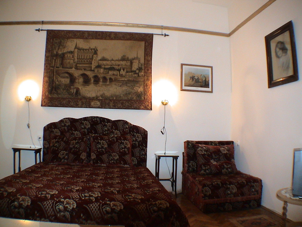 Garibaldi Apartment Budapest 2707 bottkasandor Flickr