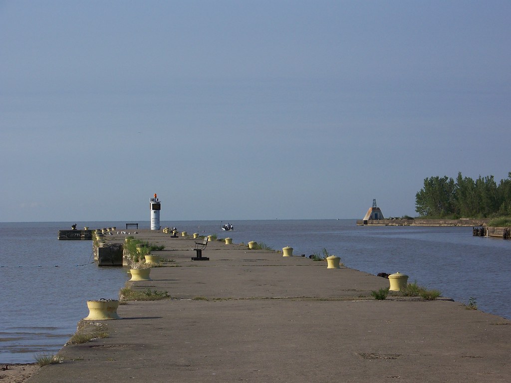 Port Burwell Lighthouses (Port Burwell, Ontario, Canada) Flickr