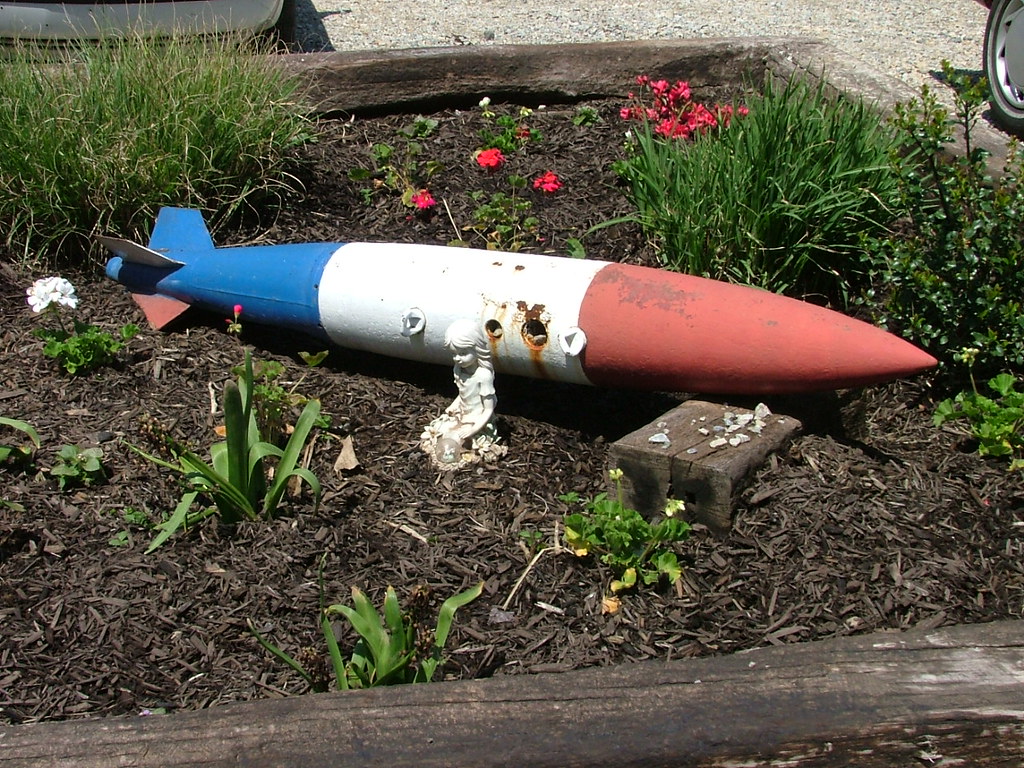 Little Girl with bomb, Gladwyne VFW Bob Flickr