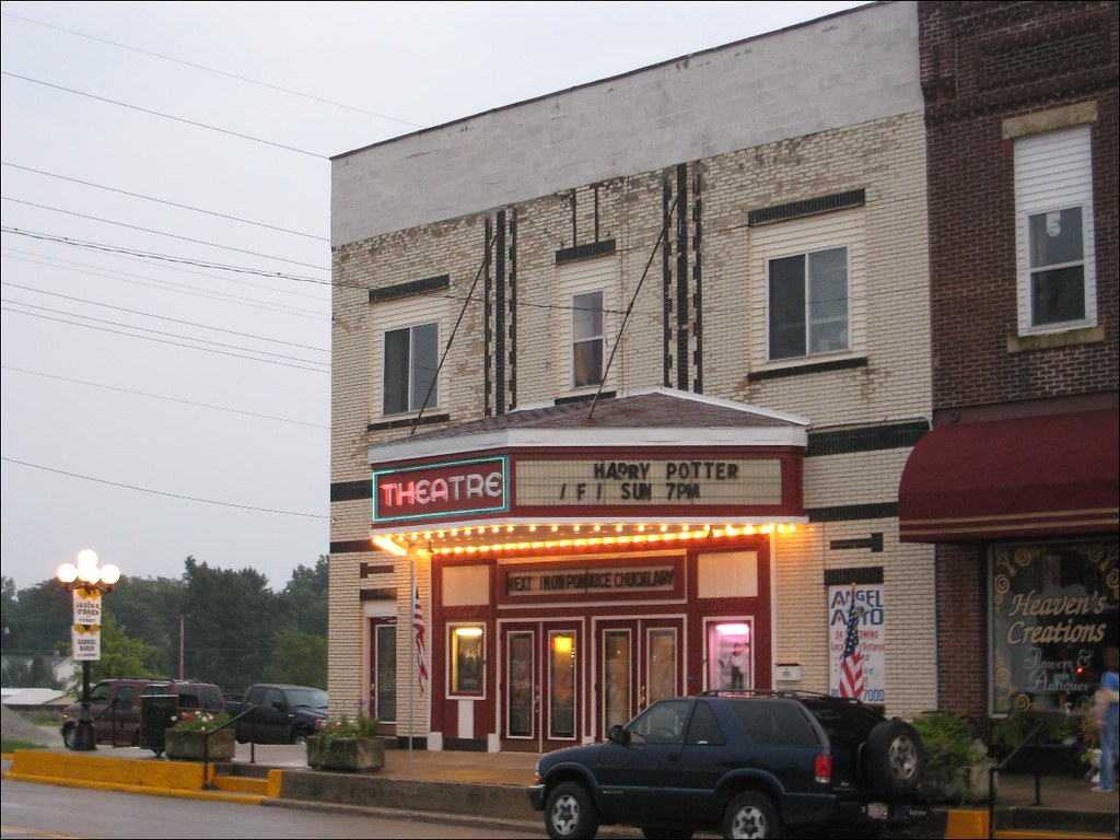 Modernistic (Modern, Mode, Onarga) Theatre, Onarga, IL Flickr