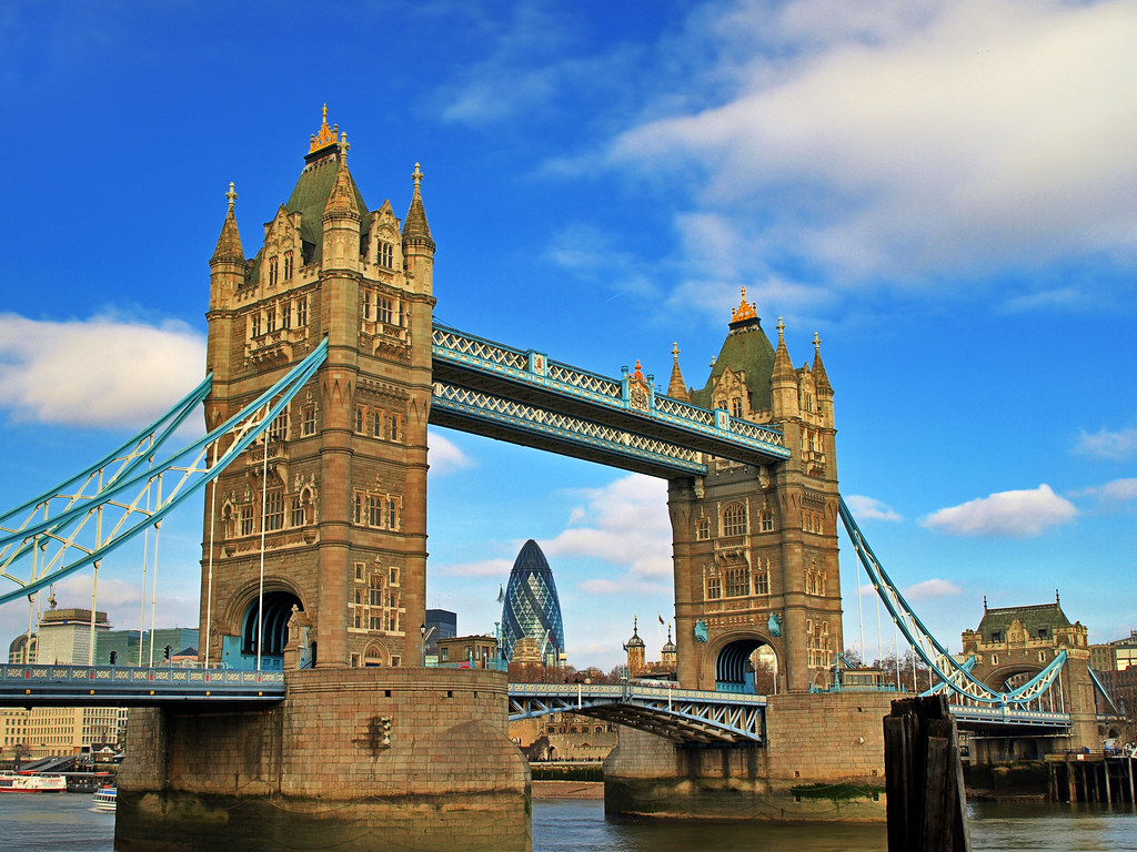 Tower Bridge London On Sunday the morning was clear with… Flickr