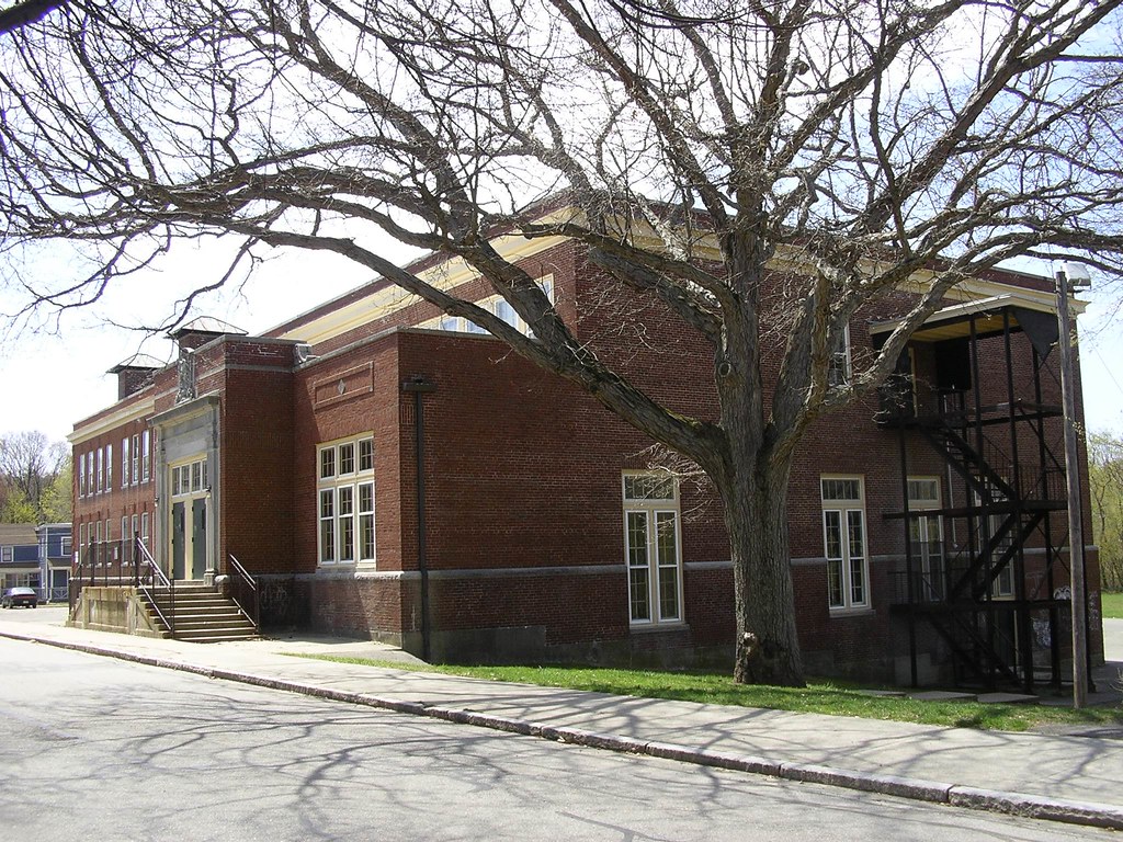 Franklin School Wakefield, Massachusetts. Lucius Beebe Memorial