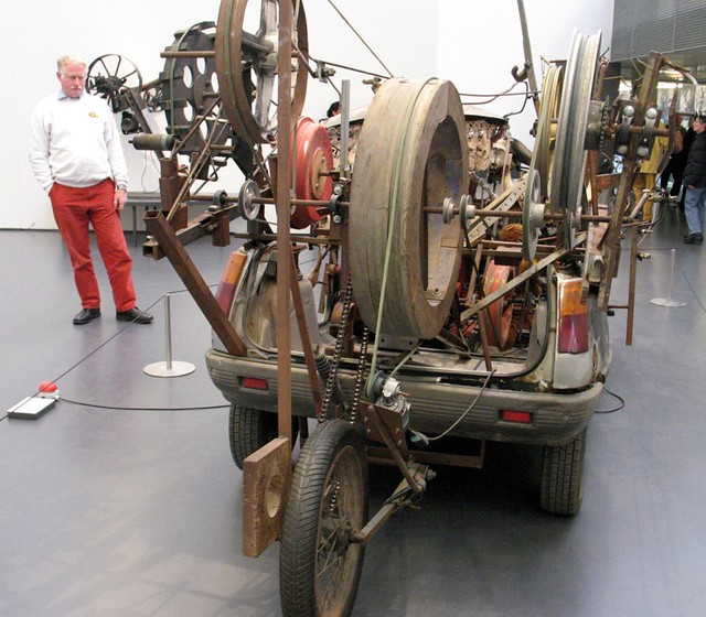 Funny machine Machine sculptures by Jean Tinguely. YIP2 Flickr