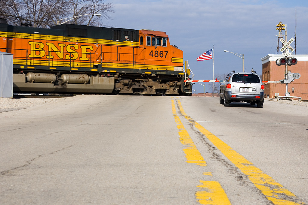 bnsf 4867 coal city street In Coal City, IL, an eastbound … Flickr
